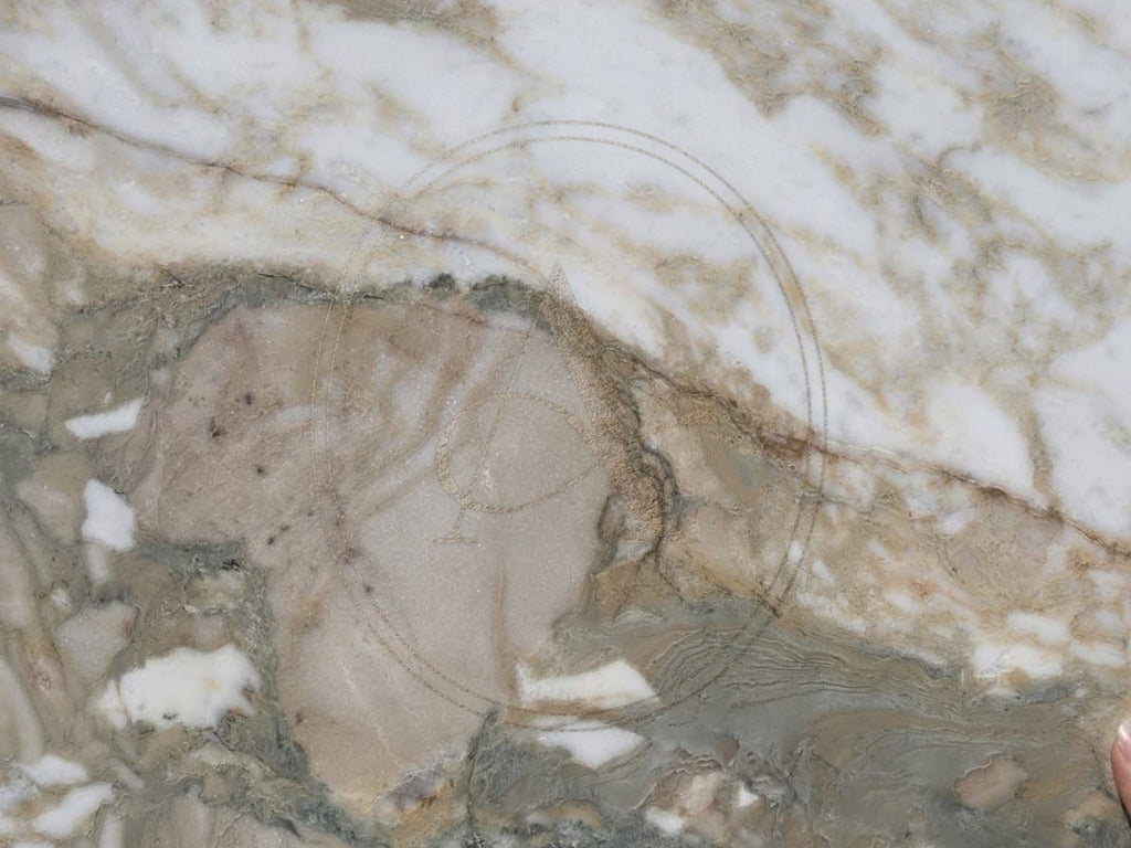 CALUCATTA VAGLI CARMEL 2CM HONED