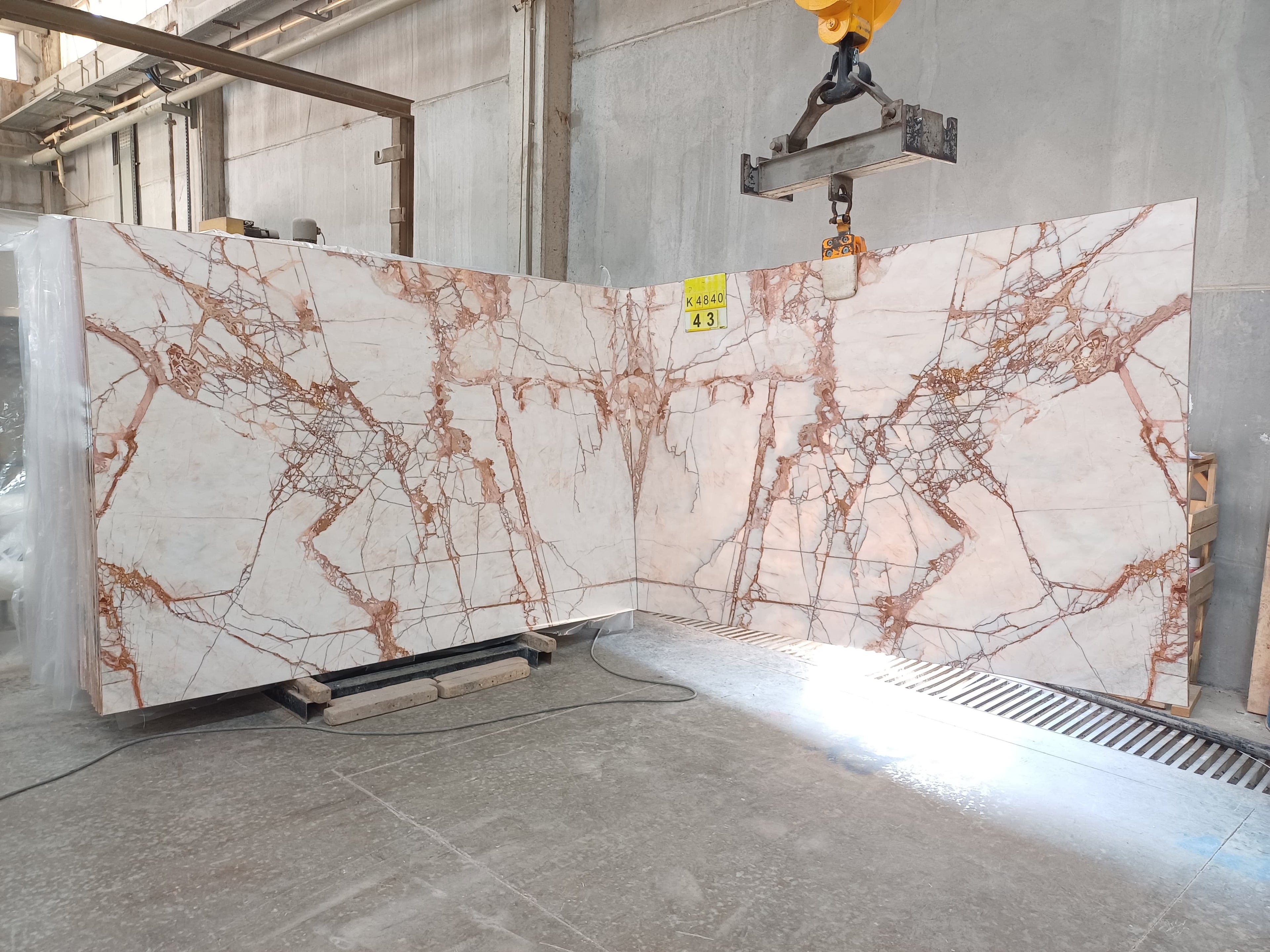 VICTORIA PINK 2CM POLISHED
