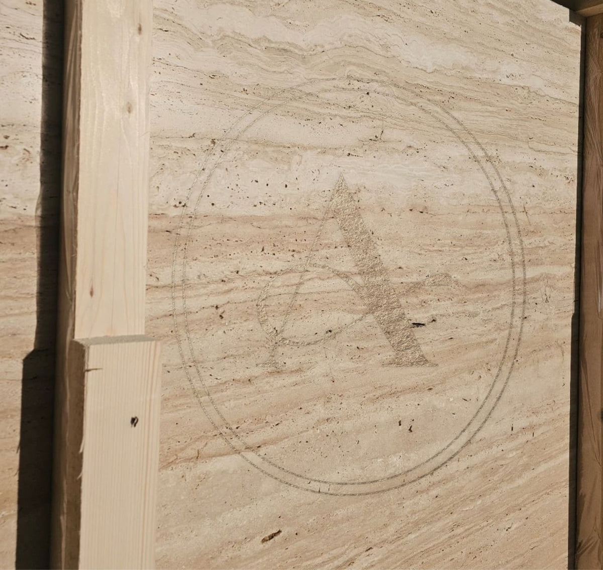 LIGHT TRAVERTINE 2CM HONED
