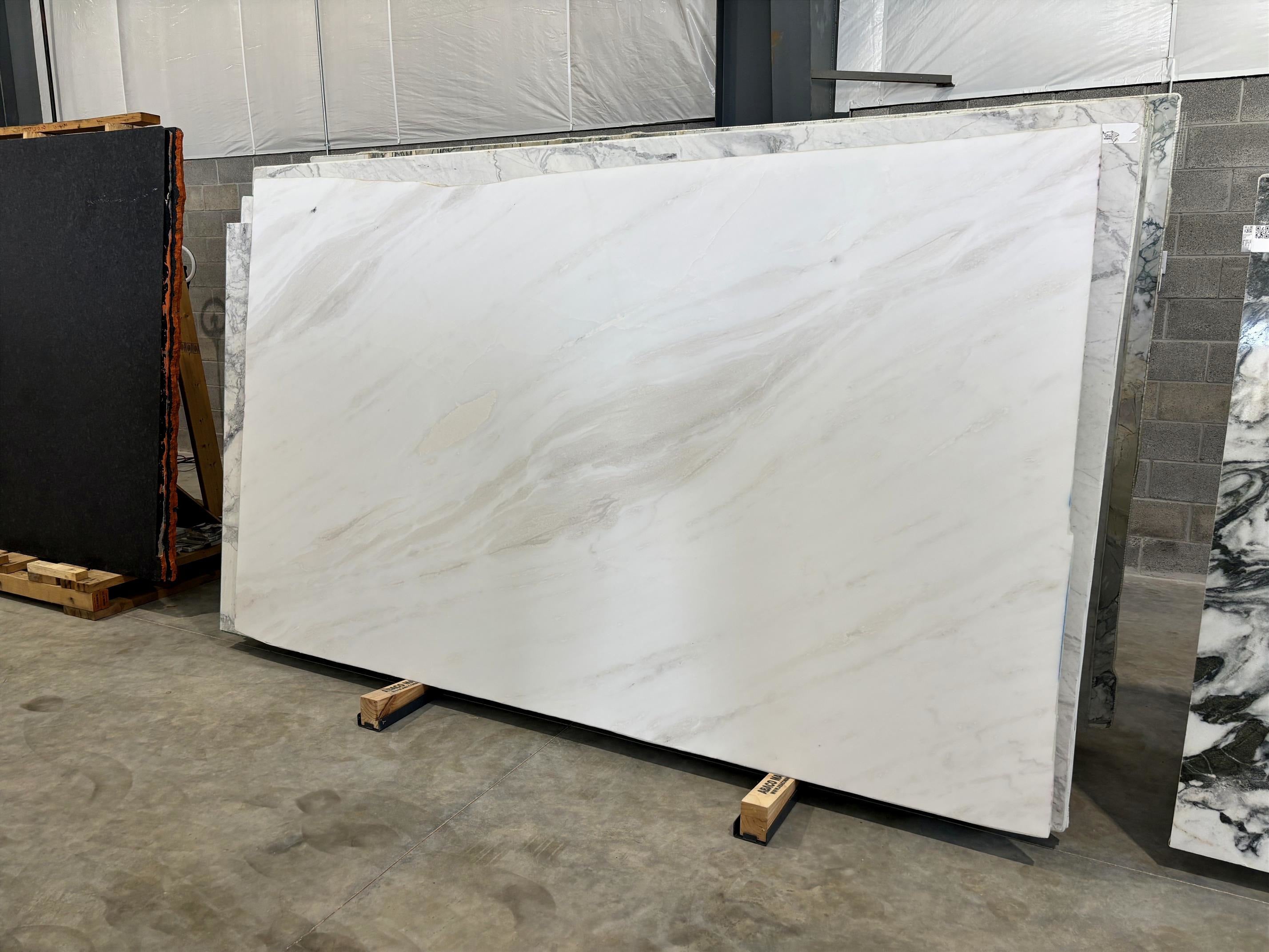 BIANCO RHINO 2CM HONED