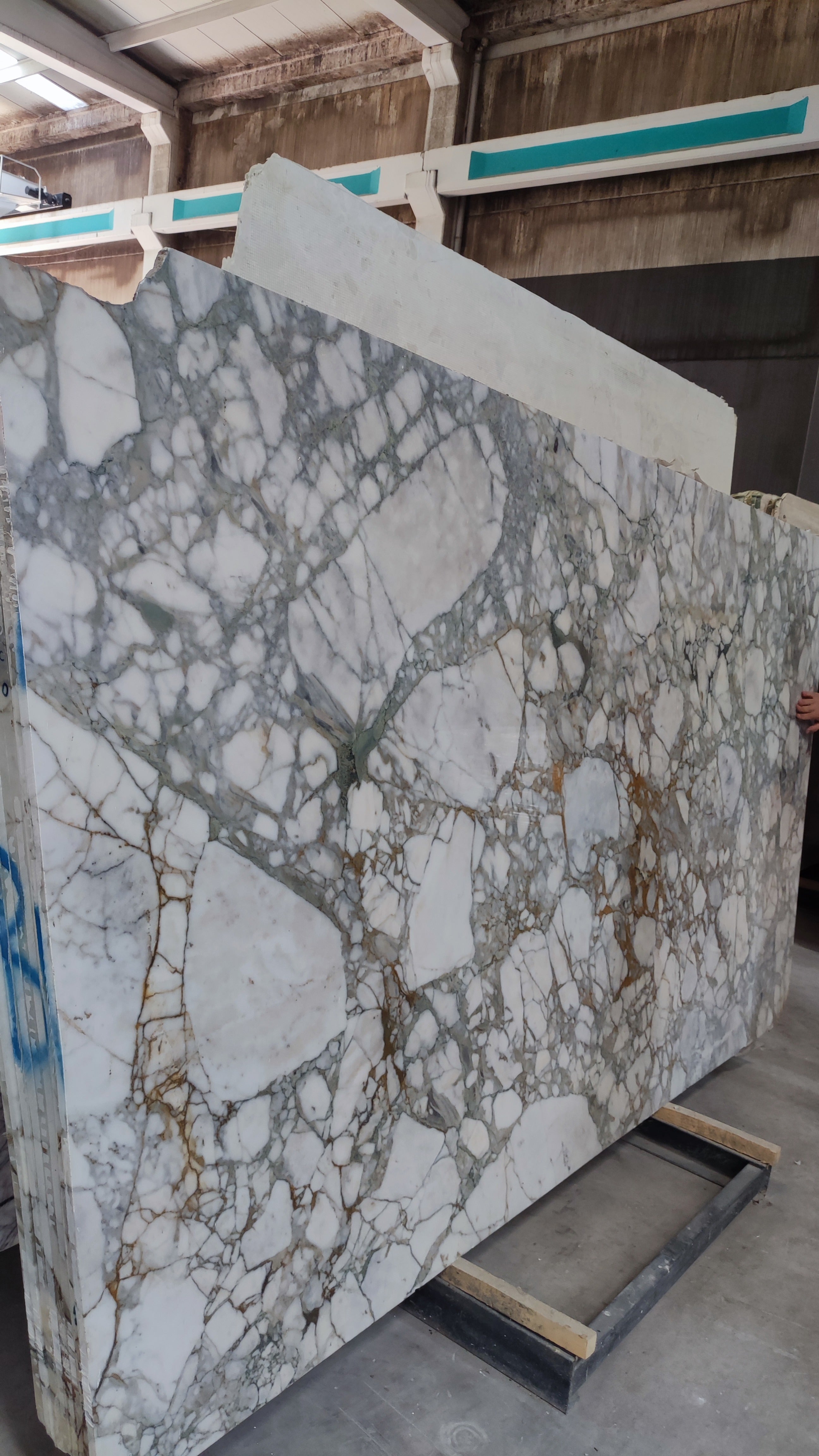 CALUCATTA GREEN 2CM POLISHED